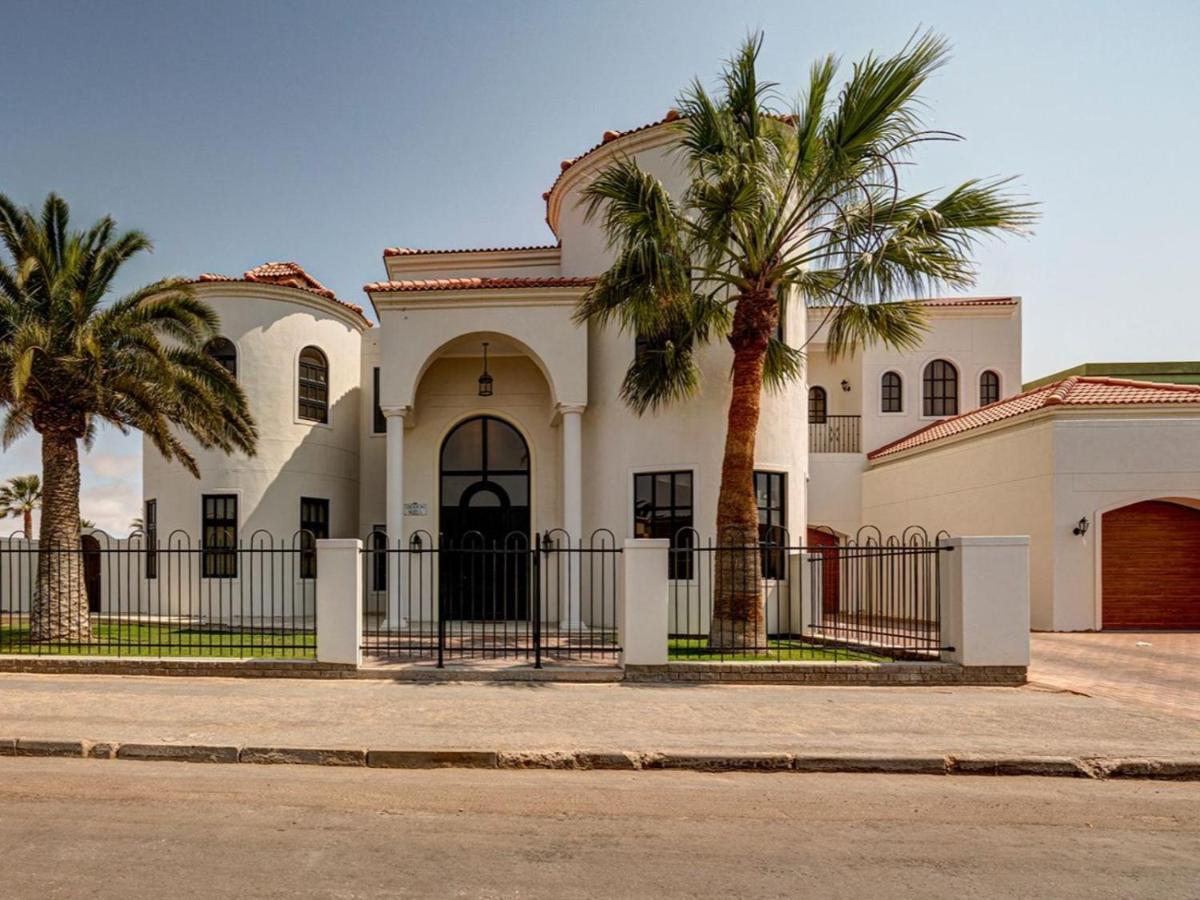 Lagoon Suites Boutique Hotel Walvis Bay Exterior photo